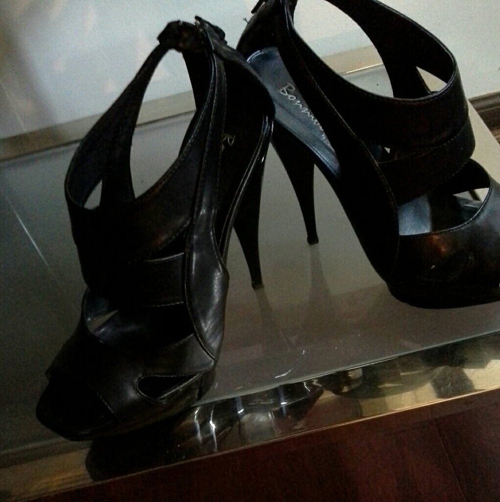 Shoes - Picture 2 of 3